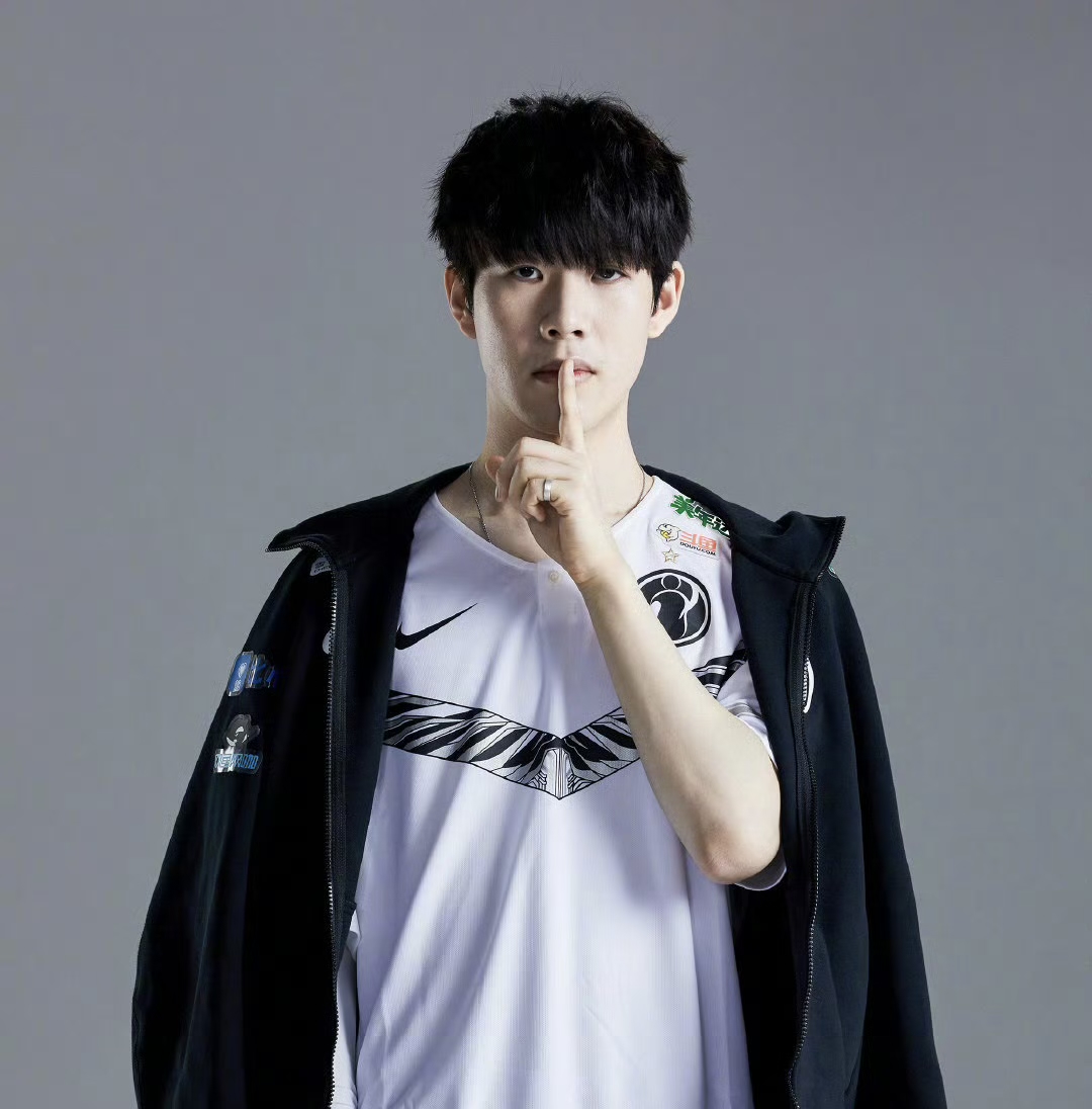 足球运动员 足球运动员